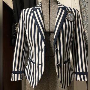 Equestrian Crest Bearing Upper-Eastside PREP “xoGG” Navy & White Striped Blazer